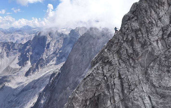 Martin Sieberer klettert "Ridge 2 Ridge" solo